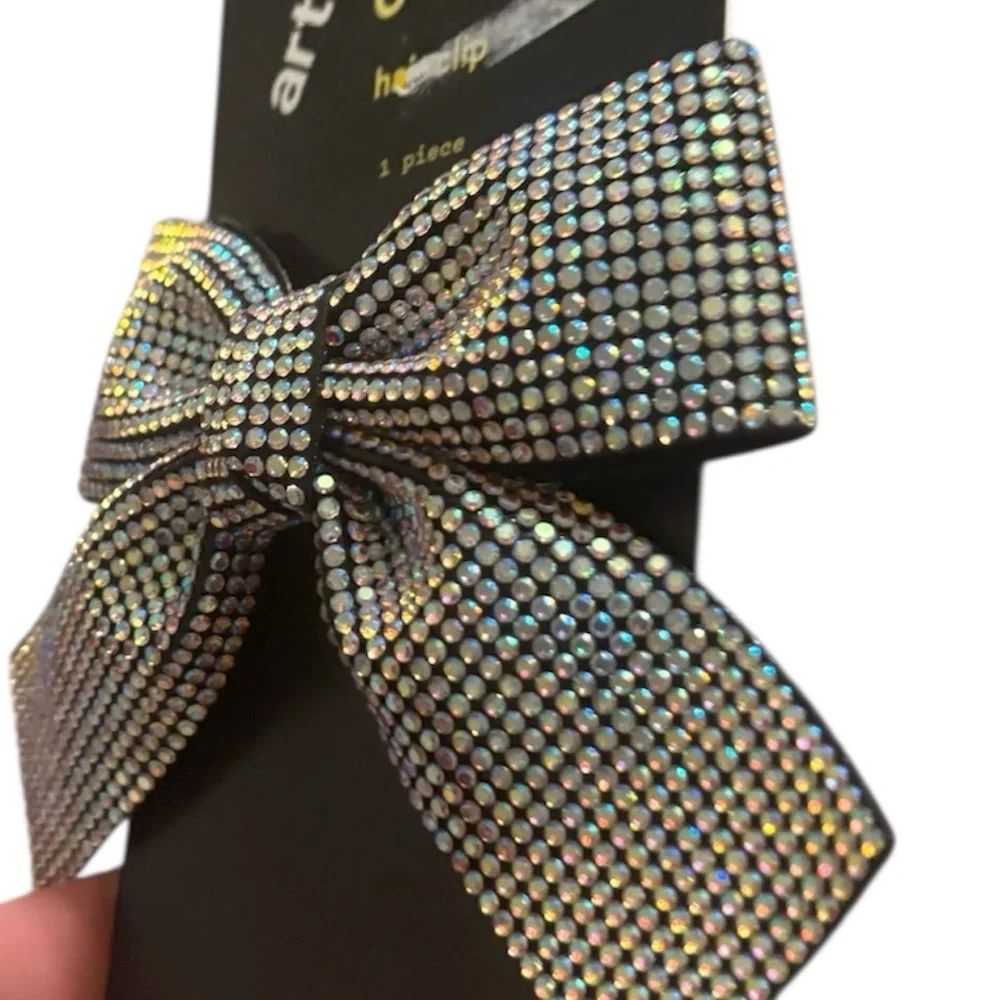 Art Class Bow-New